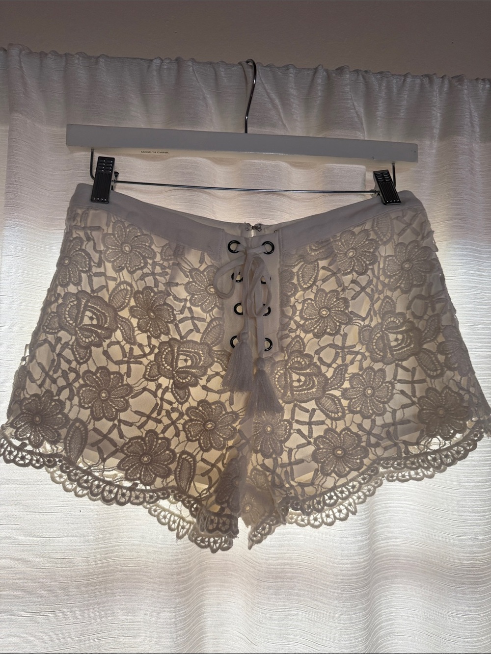 Forever 21 white Floral Crochet Lace Shorts with Front lace-up Tie M
